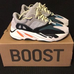 Yeezy boost 700